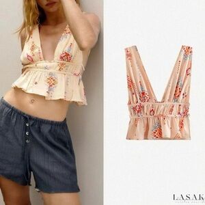 Zara women’s Cream Patterned Top